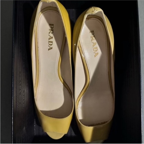 Prada size 38 (US8) heels - Picture 5 of 11